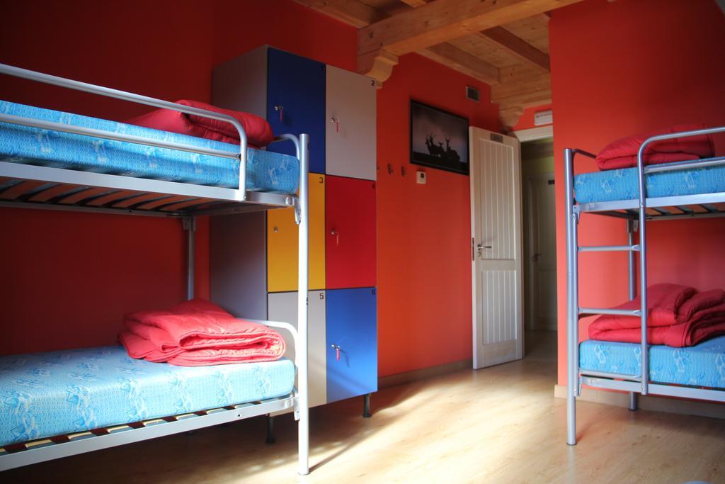 Hostel Curavacas Triollo Pokoj fotografie